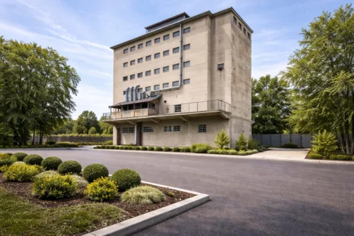 2292. Warehouse Facility, Largos