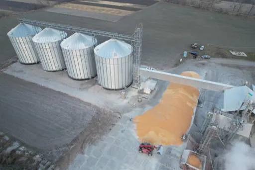 3821. Елеватор у Київській області, Largos